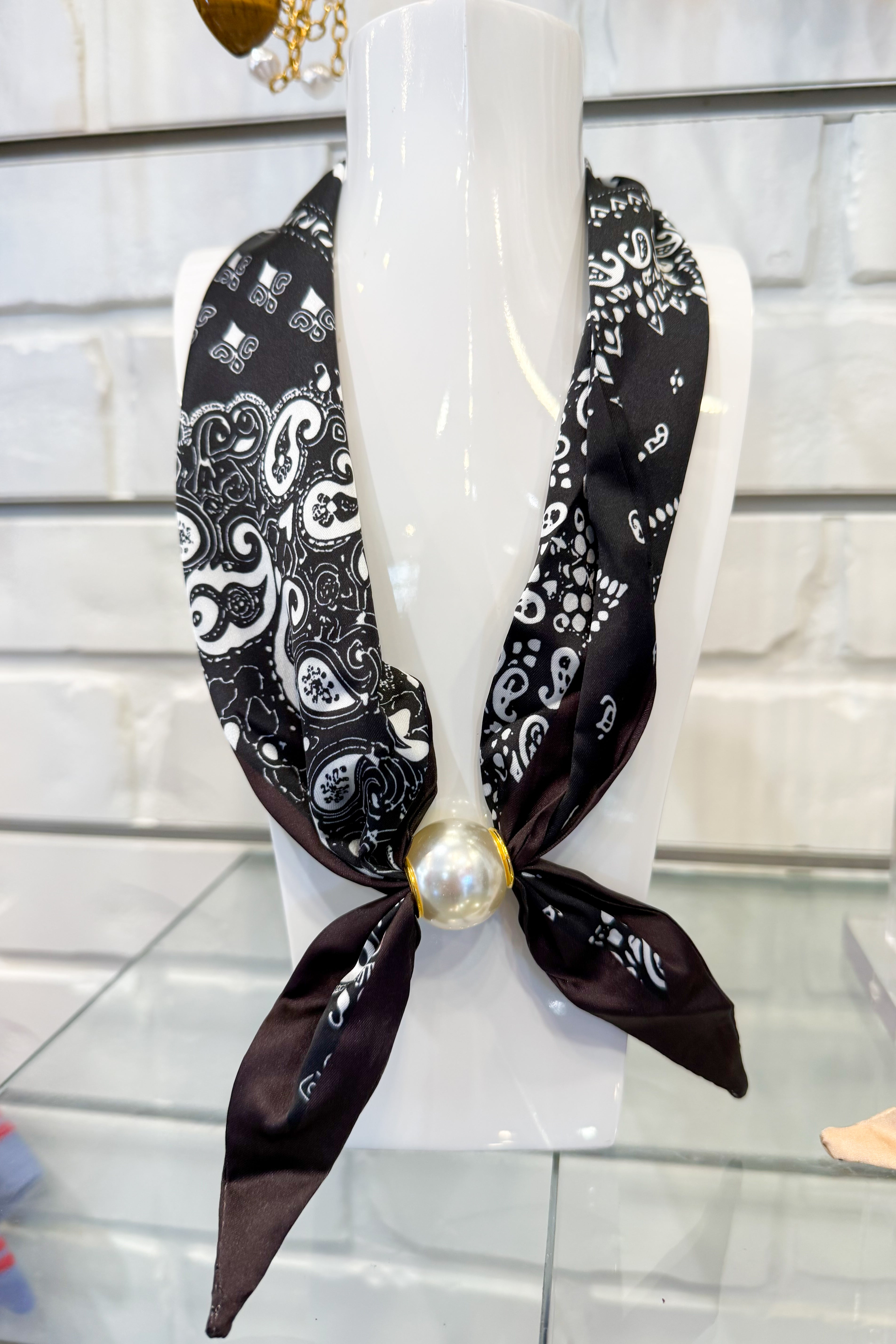 Magnetic Pearl Scarf
