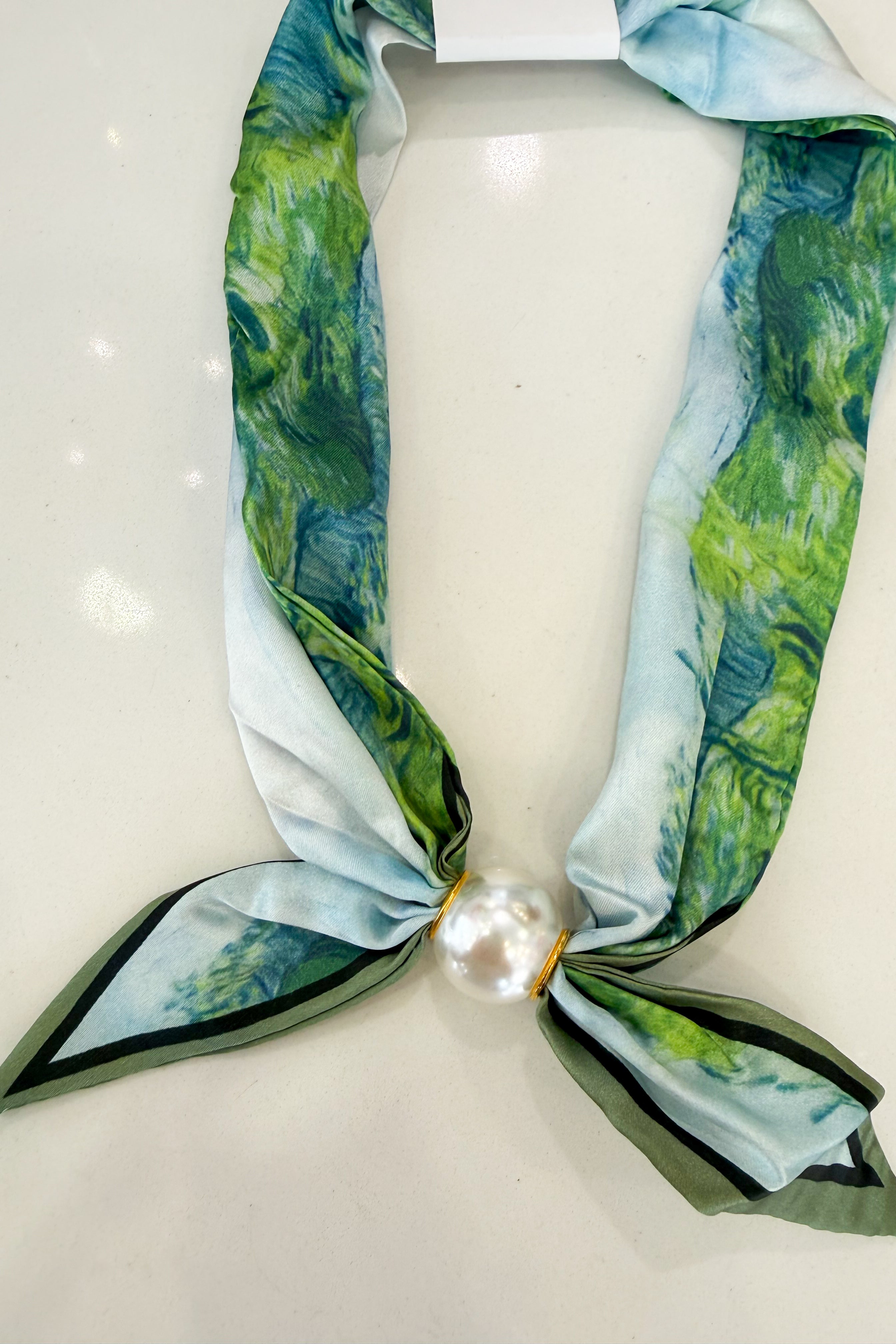 Magnetic Pearl Scarf