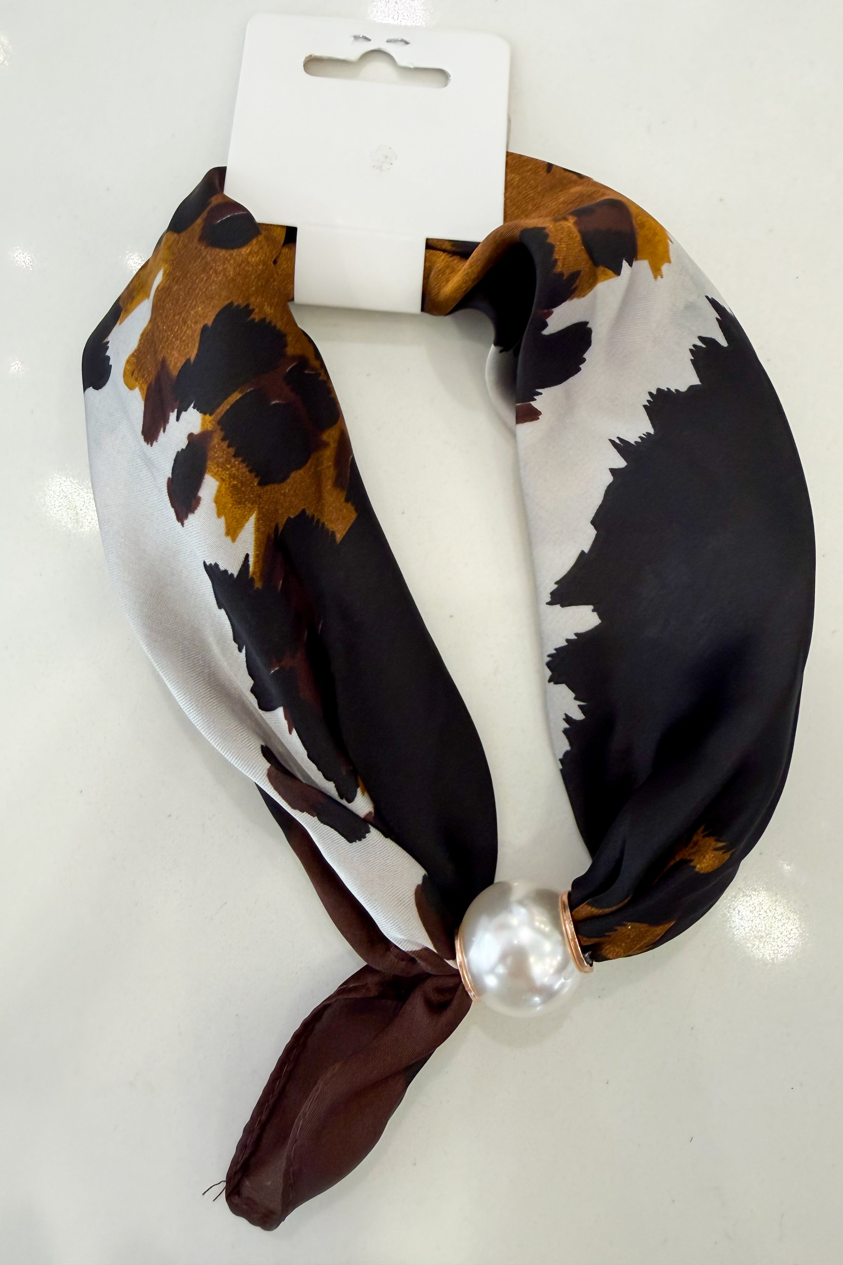 Magnetic Pearl Scarf