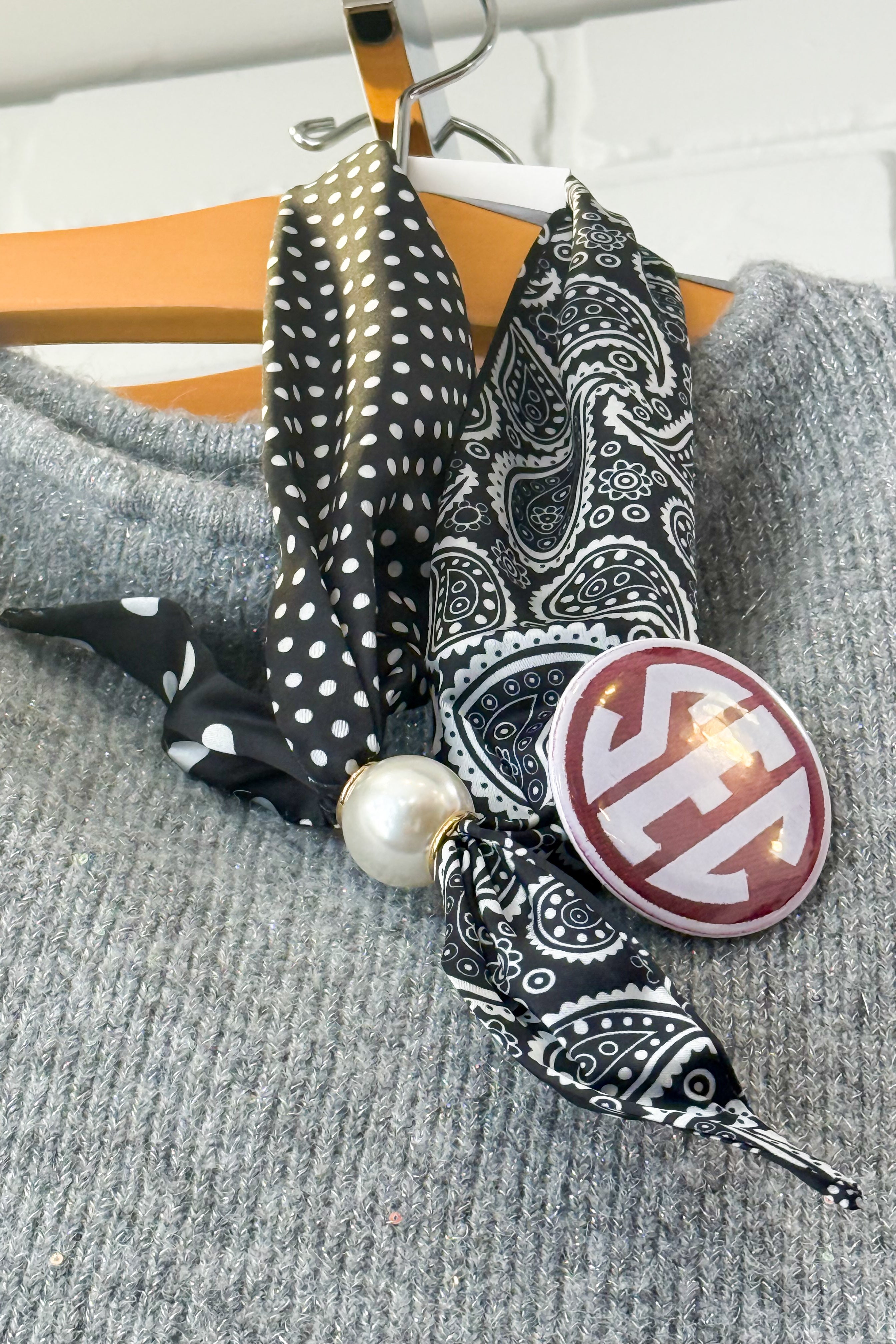 Magnetic Pearl Scarf